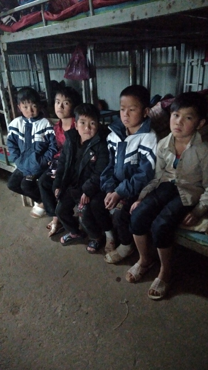 HỌC SINH  Ở LẠI TRƯỜNG PHÒNG CHỐNG COVID
