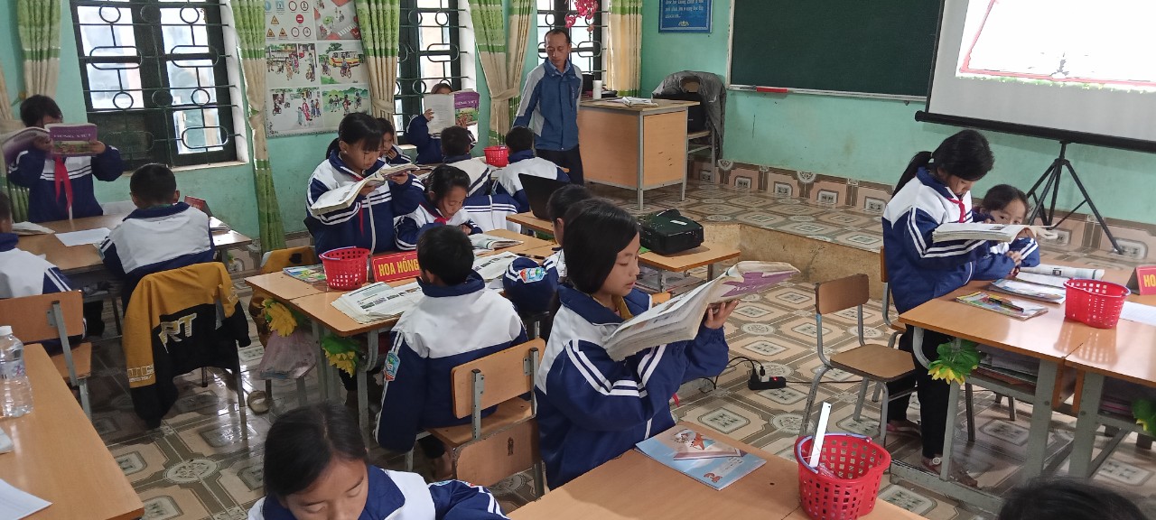 THẦY CÔ TRƯỜNG PTDTBH TH QUANG TRUNG TRONG HỘI THI GIÁO VIÊN DẠY GIỎI CẤP TRƯỜNG LẦN 2 NĂM HỌC 2022-2023
