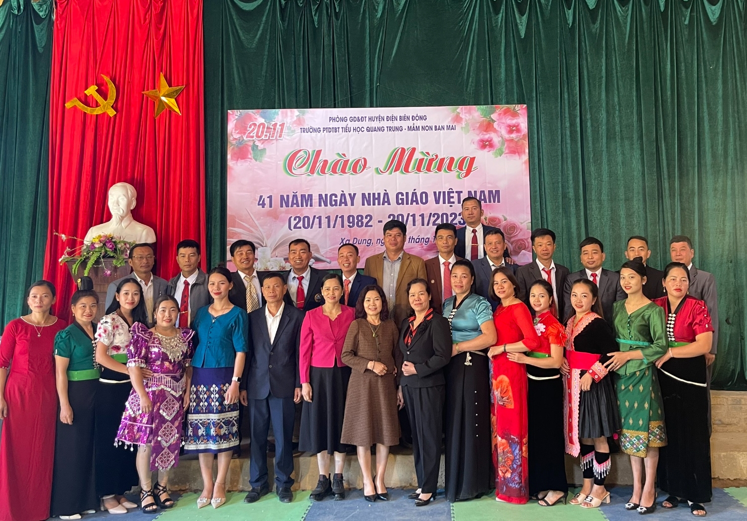 HOẠT ĐỘNG CHÀO MỪNG NGÀY NHÀ GIÁO VIỆT NAM 20-11 TẠI TRƯỜNG PTDTBT TH QUANG TRUNG VÀ TRƯỜNG MẦM NON BAN MAI