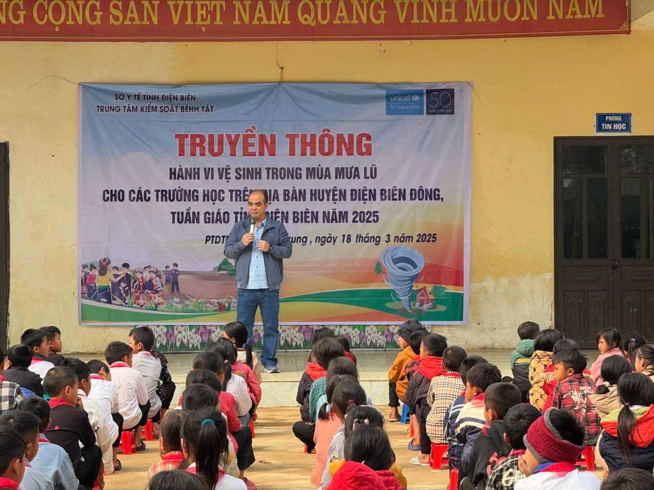TRUYỀN THÔNG VỀ HÀNH VI VỆ SINH AN TOÀN TRONG MÙA MƯA LŨ CHO HỌC SINH TRƯỜNG PTDTBT  TIỂU HỌC QUANG TRUNG